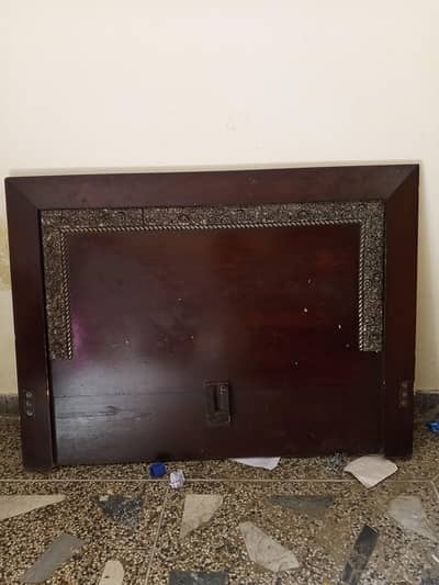 Low Price Double Bed in Good Condition