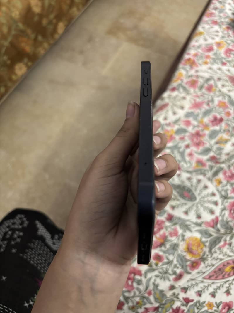 Apple iPhone 12 2