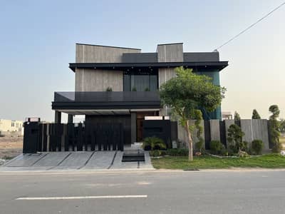 1 kanal brand new Luxury house for sale in DHA Multan