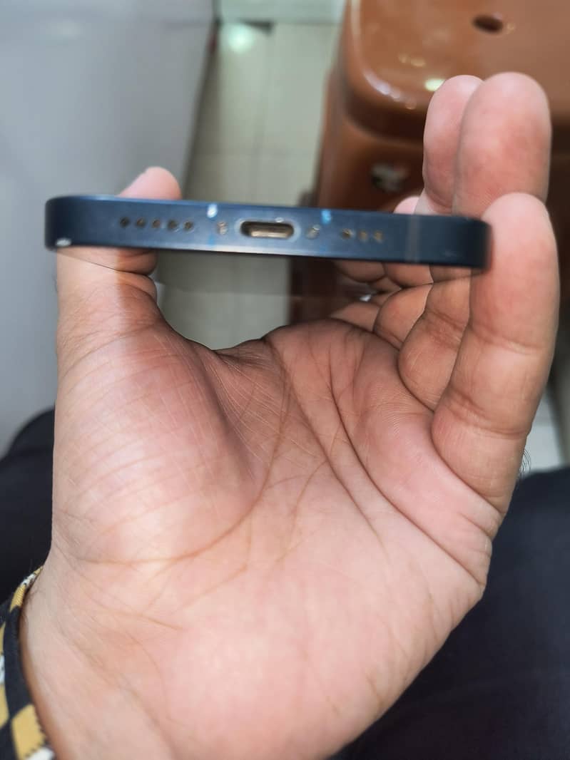 Apple iPhone 12 8