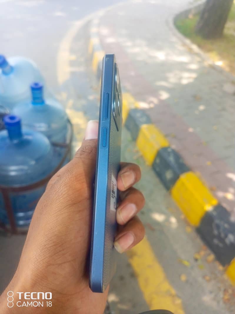 Realme C63 3