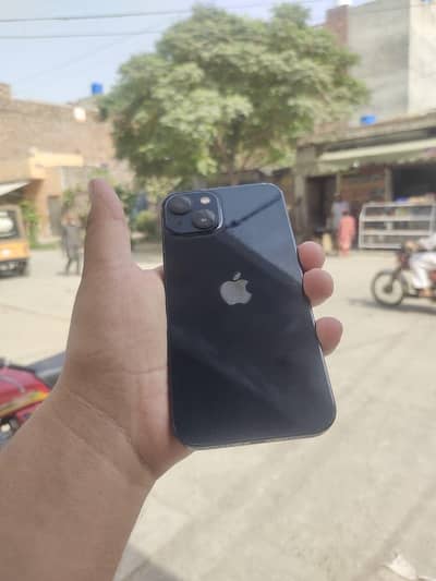 Apple iPhone 13