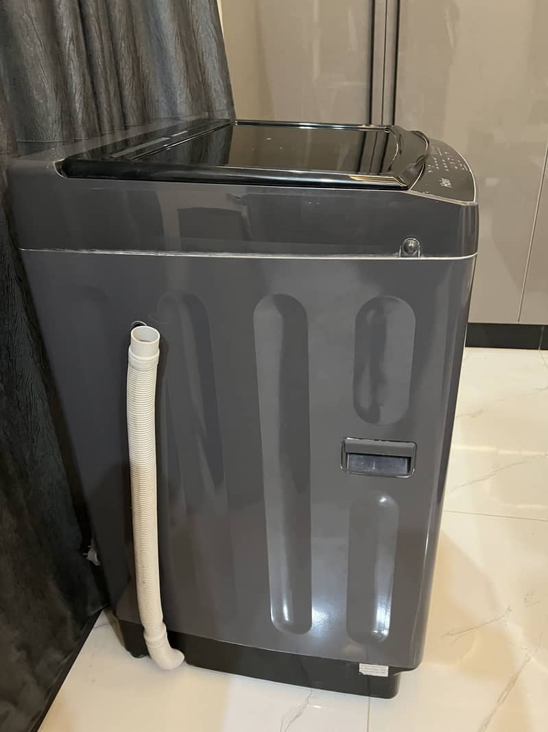 Haier automatic waching machine 1