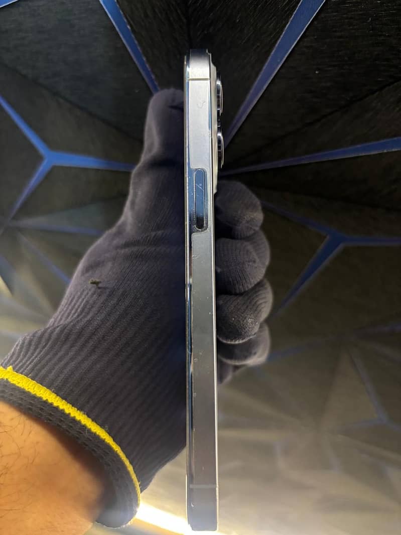 Apple iPhone 13 Pro 1