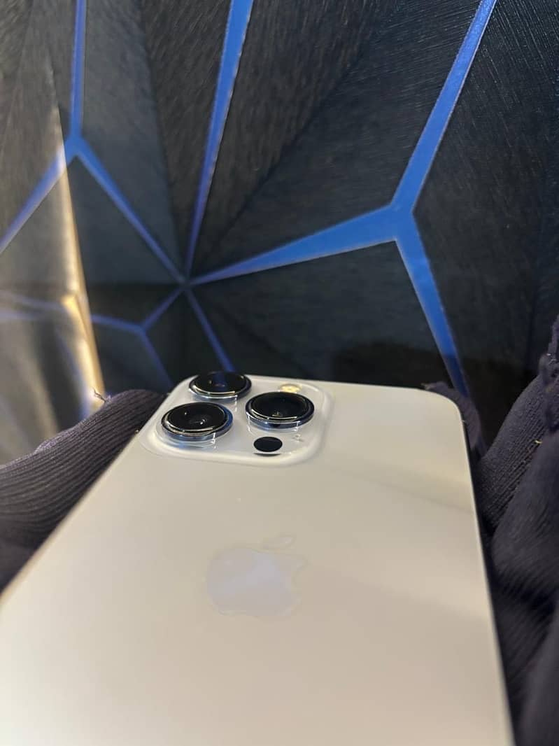 Apple iPhone 13 Pro 2