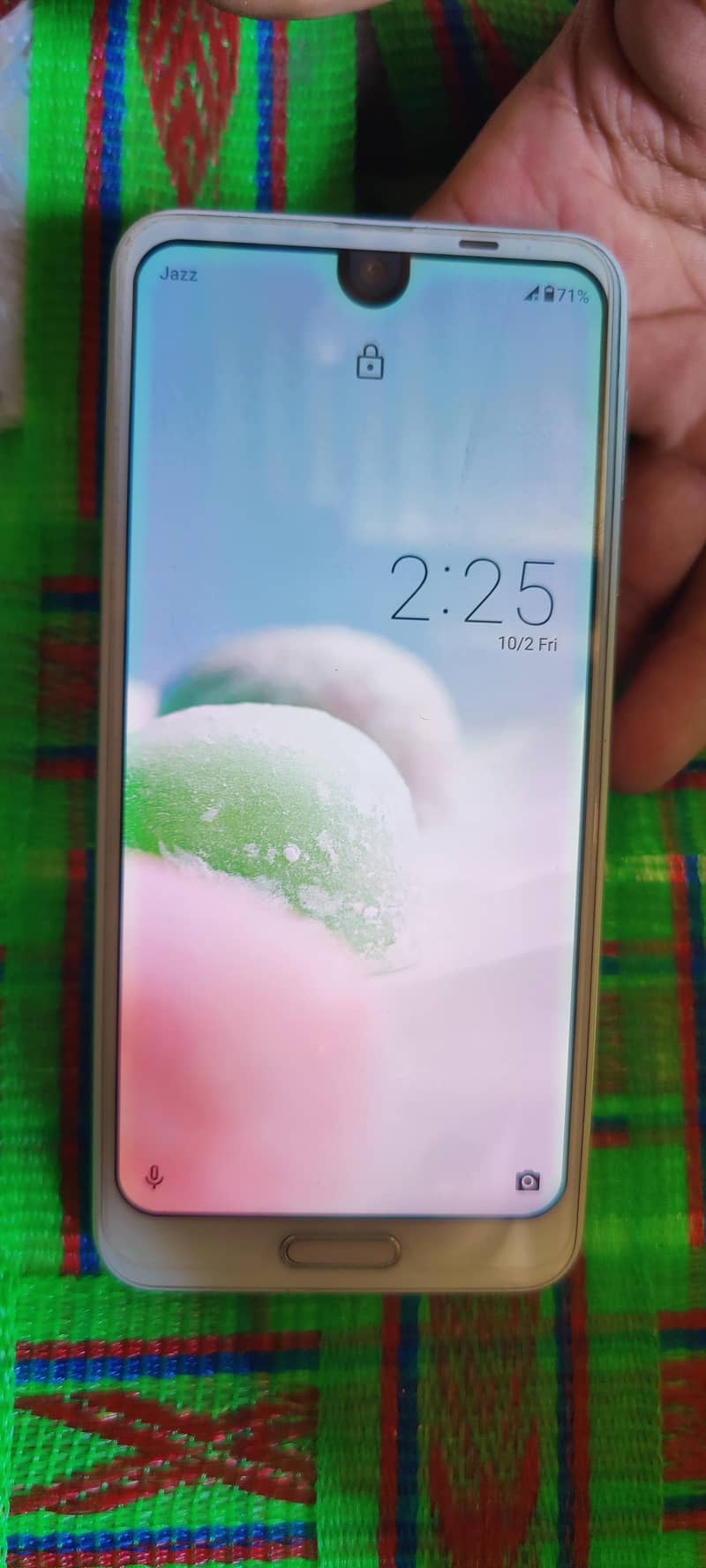 Sharp Aquos R2 0