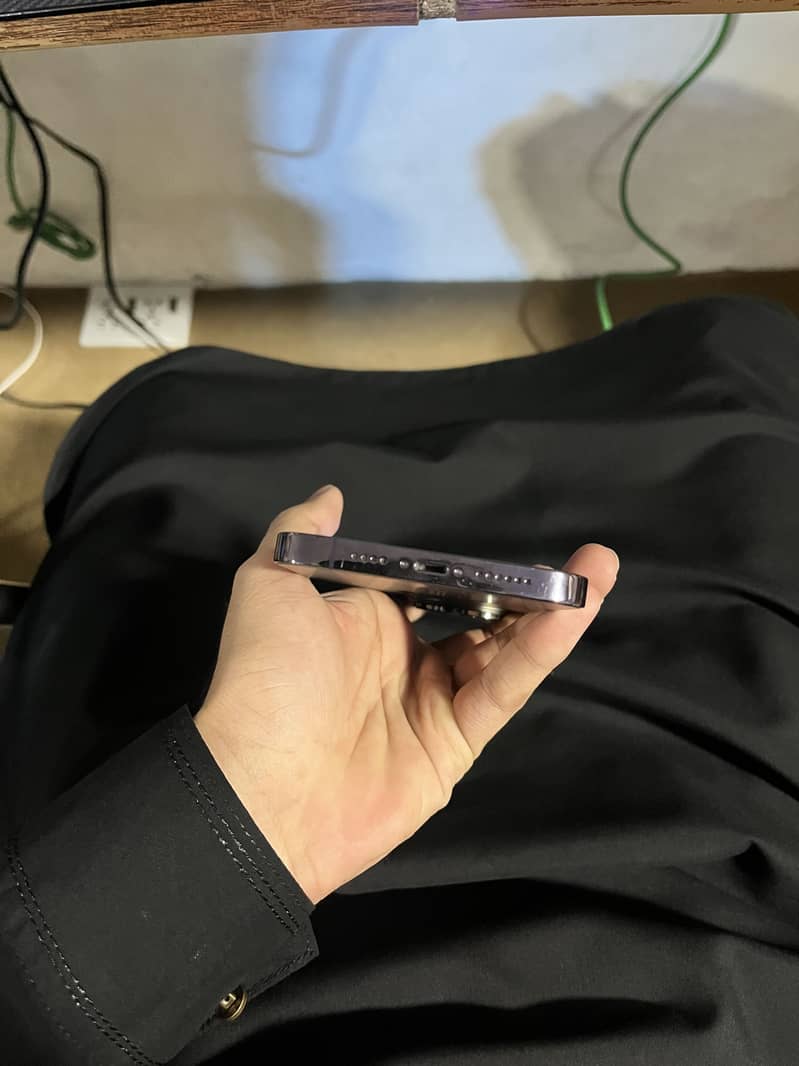 iPhone 14pro max 4
