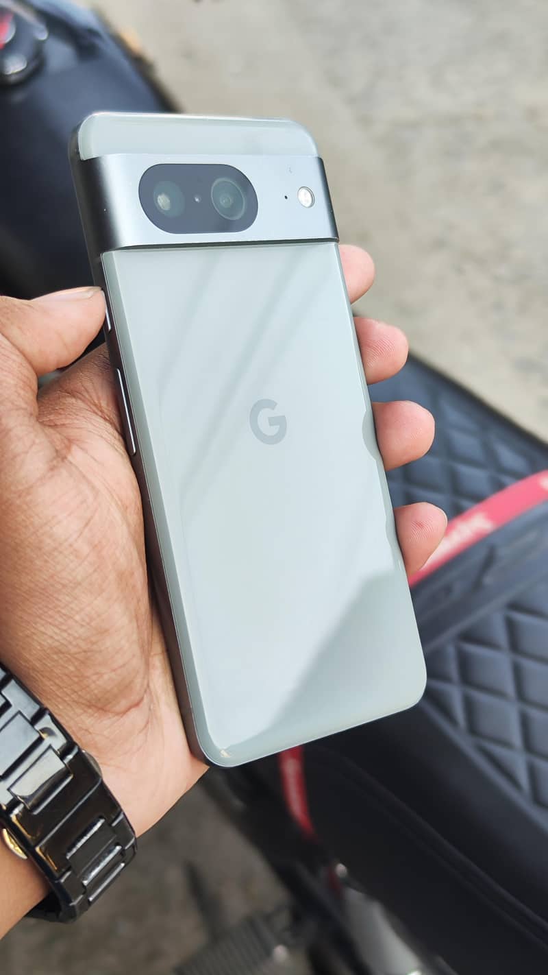Google Pixel 8 2