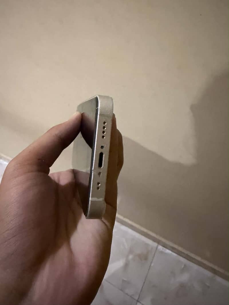 Apple iPhone 12 mini 4