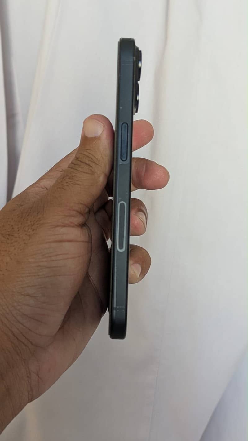 Apple iPhone 15 3