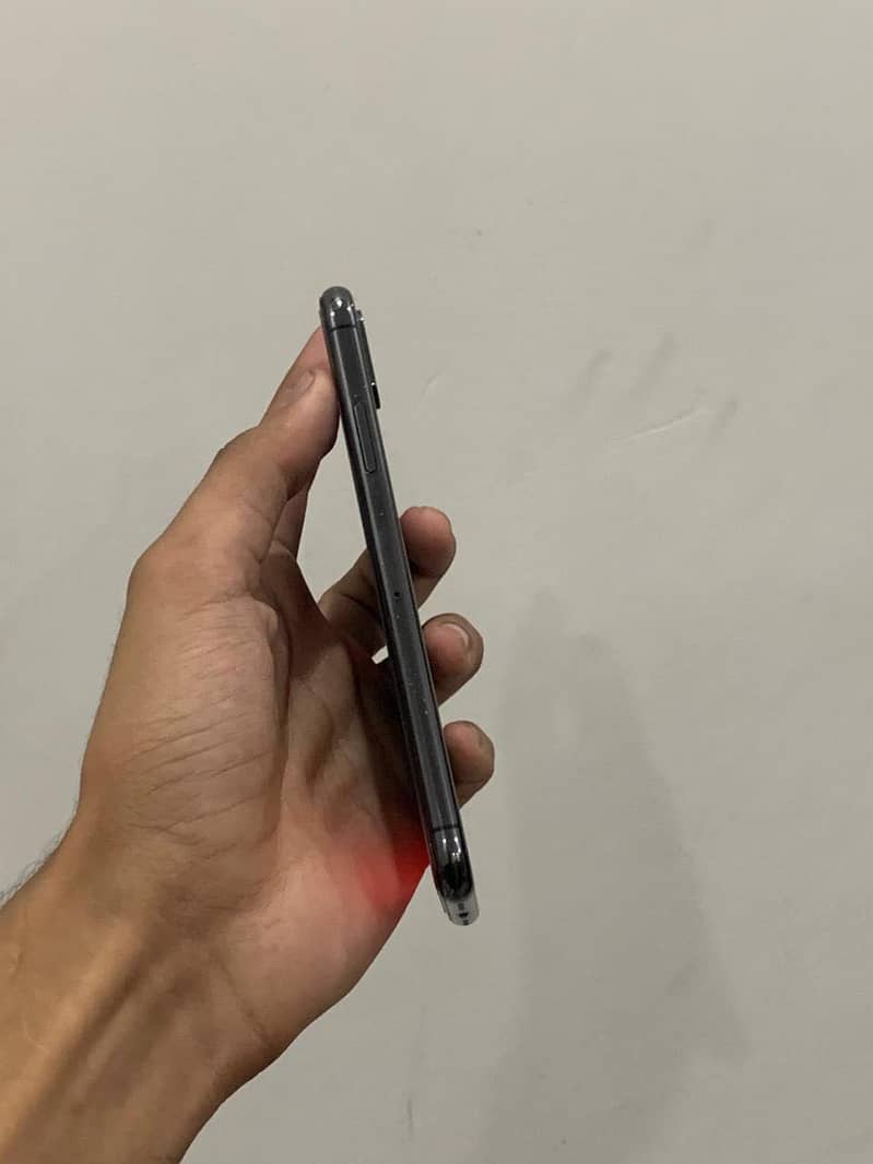 Apple iPhone X 3
