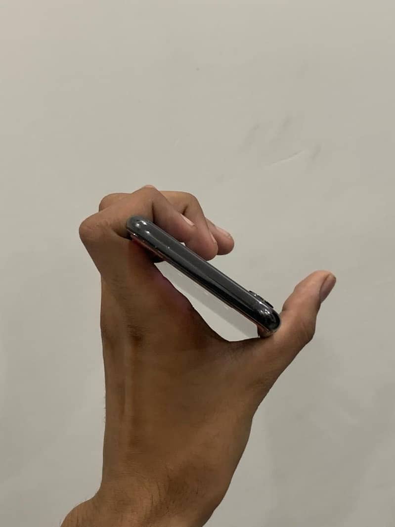 Apple iPhone X 5
