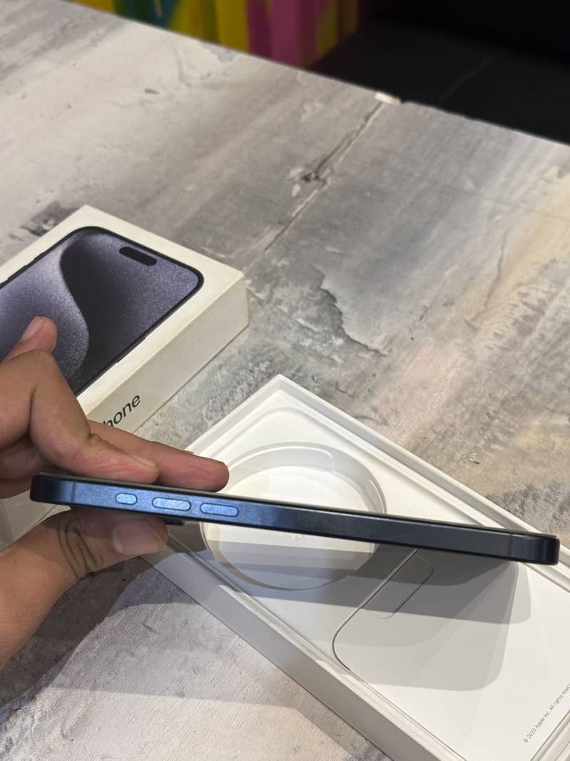 Apple iPhone 15 Pro Max 0