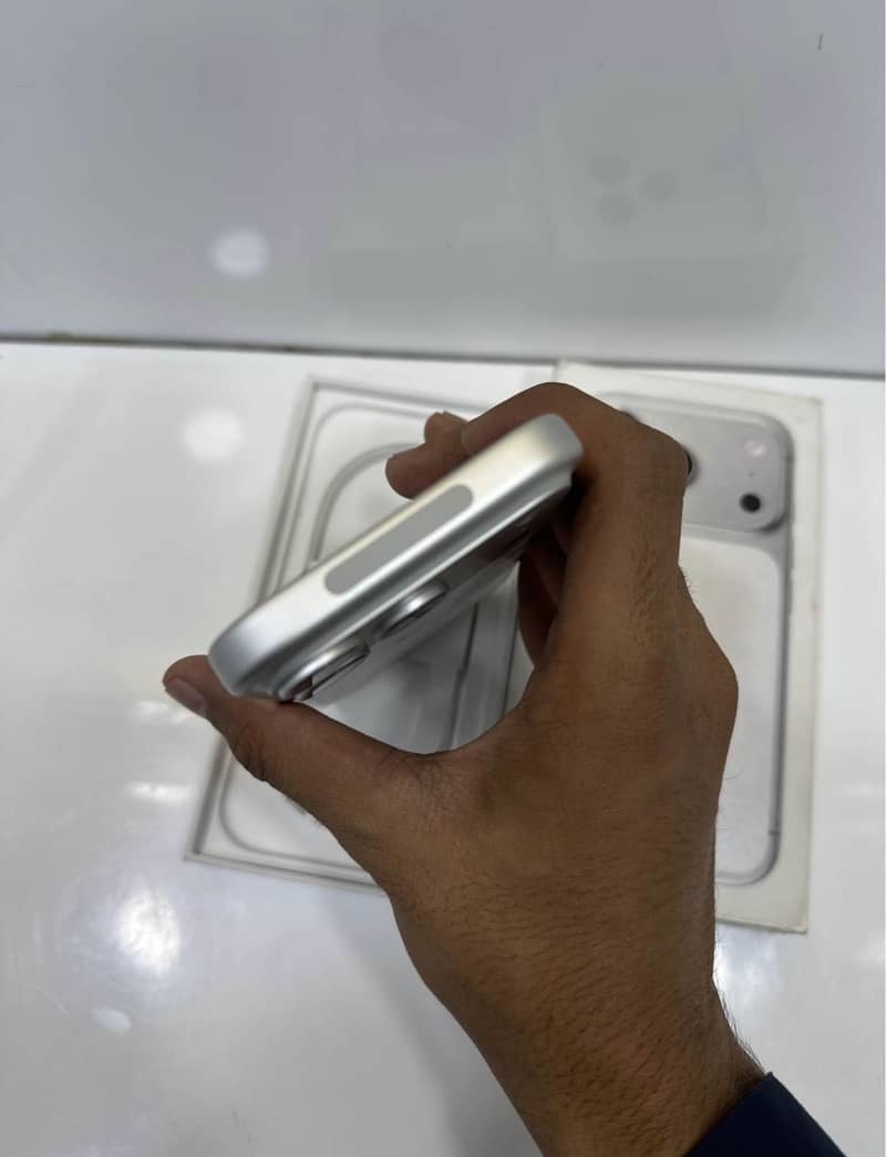 Apple iPhone 17 Pro 2
