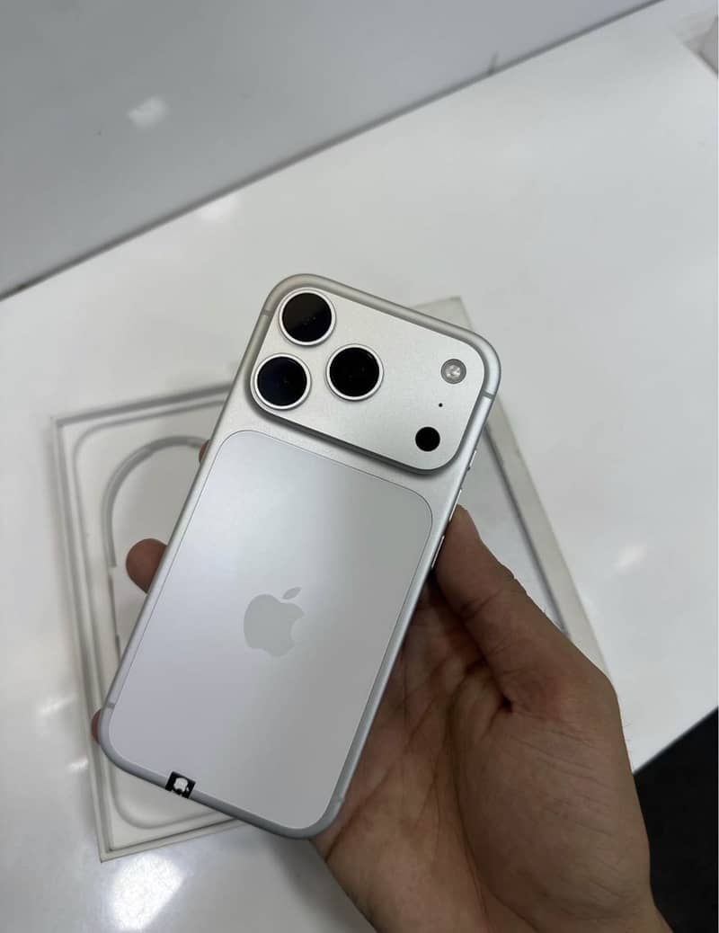 Apple iPhone 17 Pro 4