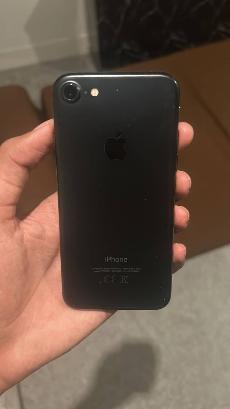Apple iPhone 7 1