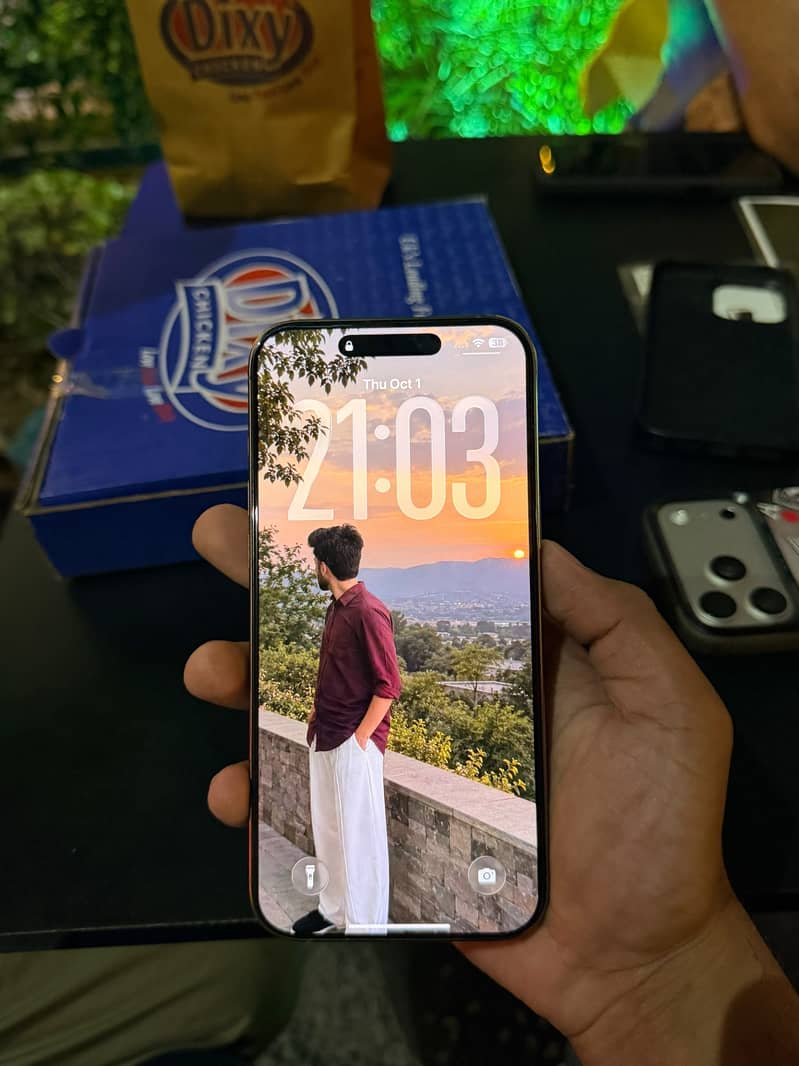 Apple iPhone 16 Pro Max 1