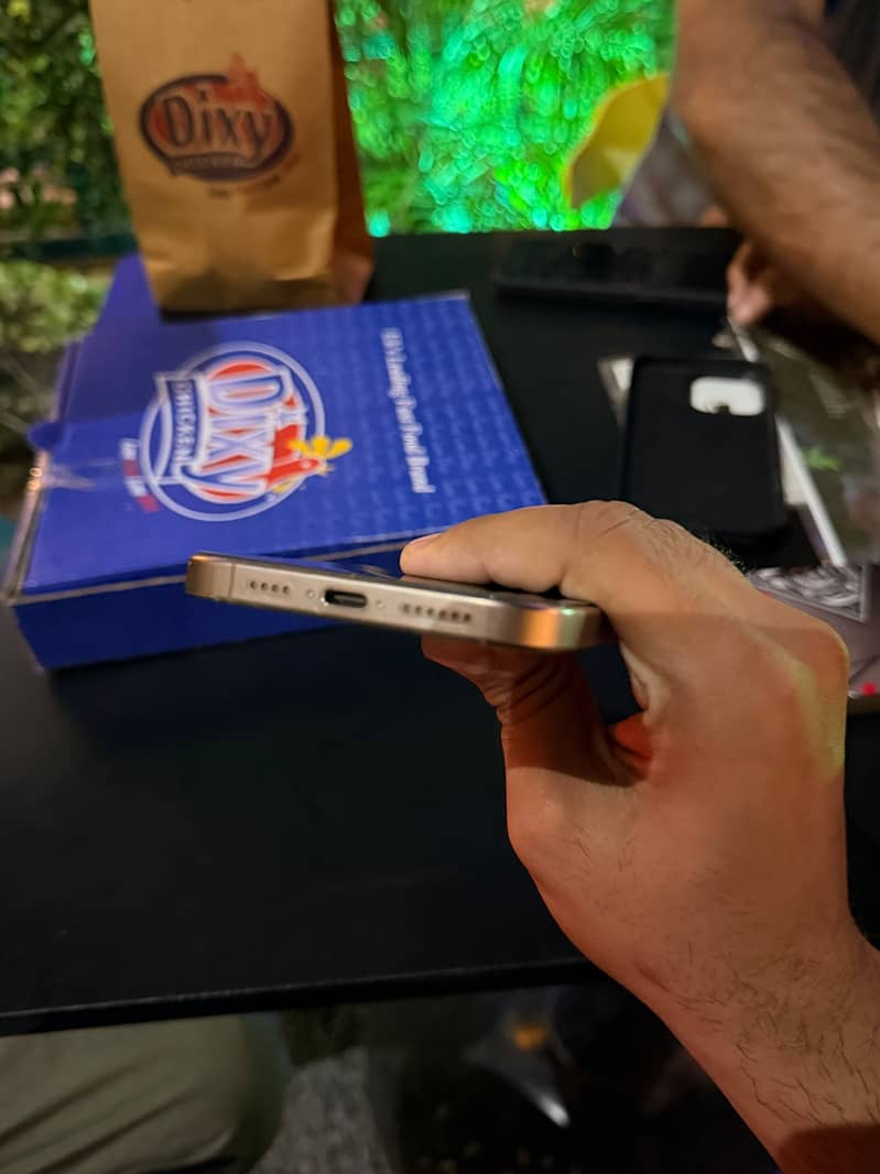 Apple iPhone 16 Pro Max 3