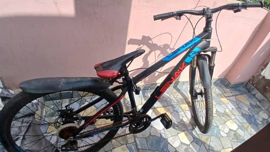 ​LEINAK Geared Sports Bicycle with Front Suspension & Disc Brakes