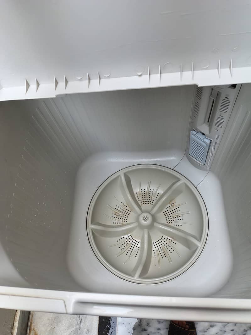 WASHING MACHINE CONDITION IS 10/9 ALMOST NEW 5