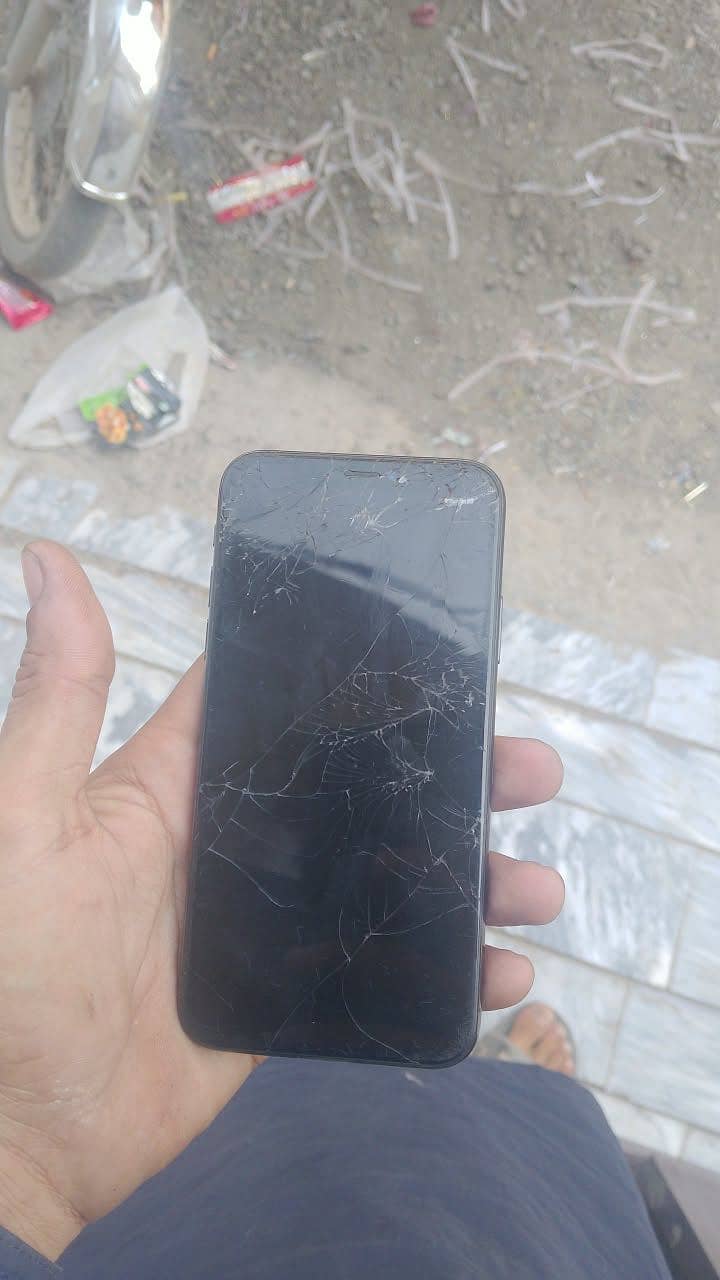Apple iPhone X 4