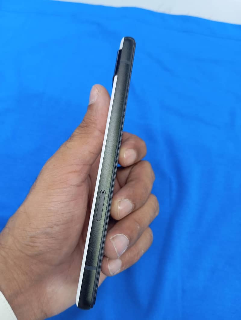 Google Pixel 6a 5