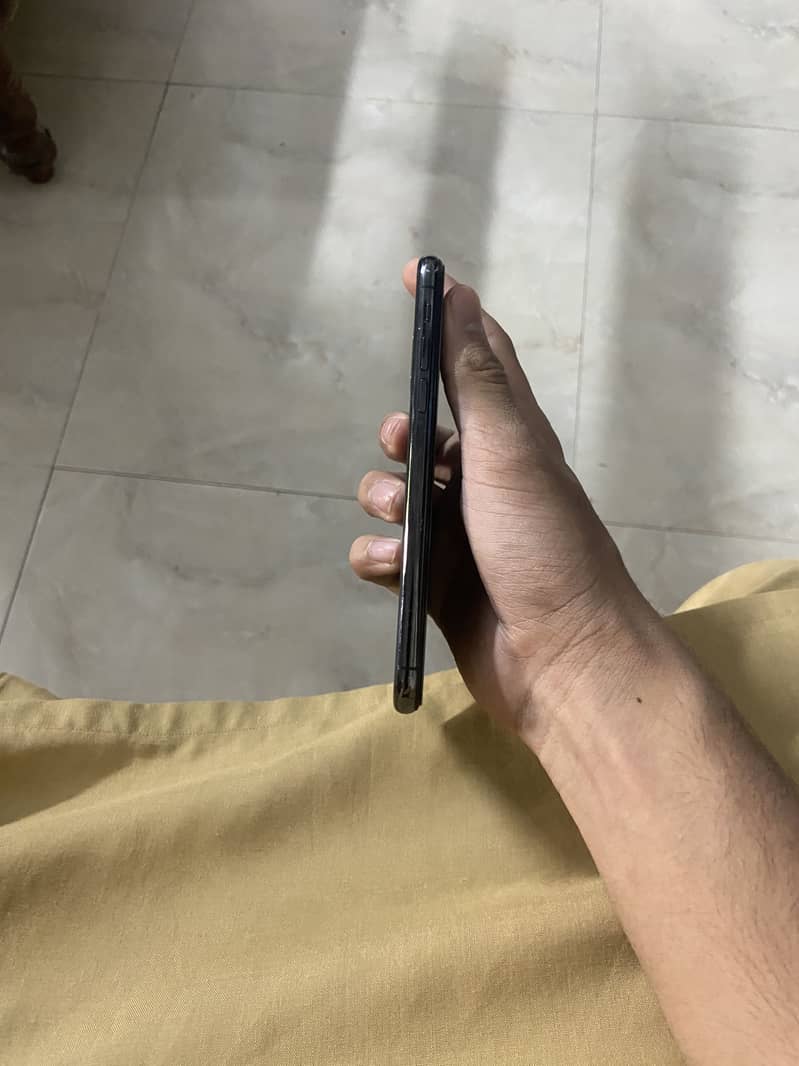 Apple iPhone X 2