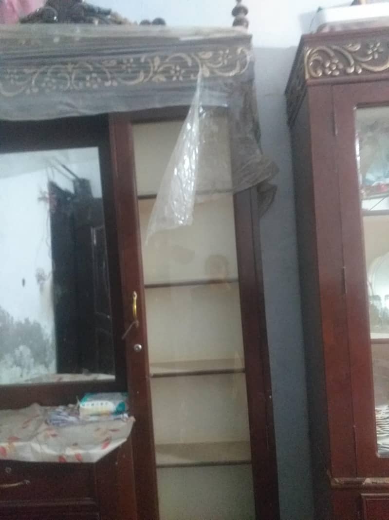 Dressing table and shokes 3