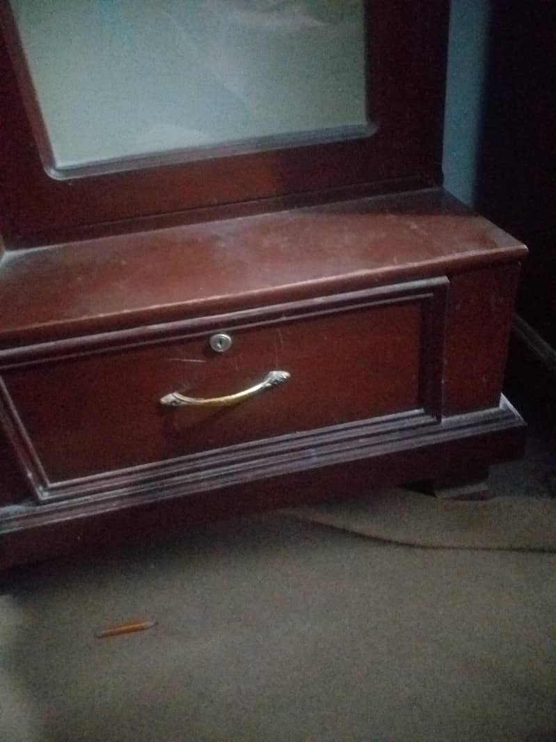 Dressing table and shokes 4