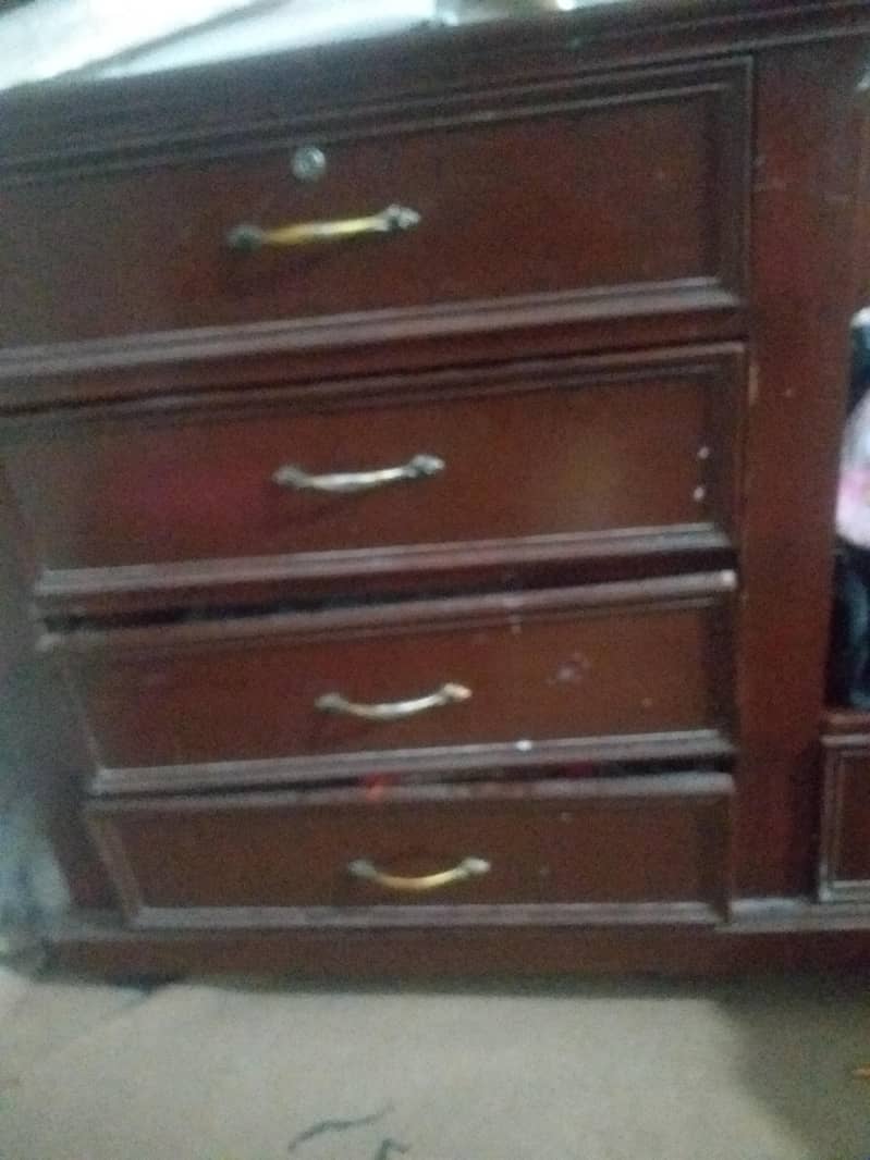 Dressing table and shokes 5