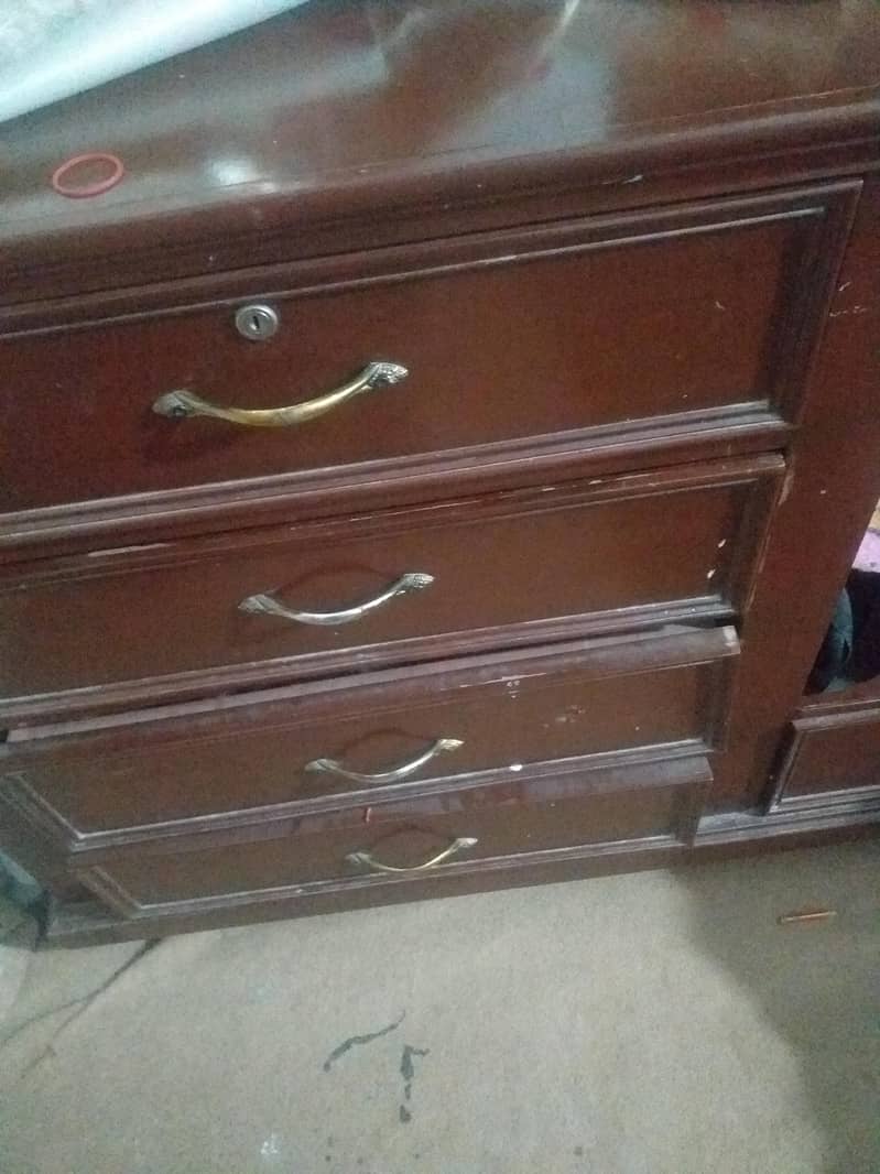 Dressing table and shokes 6