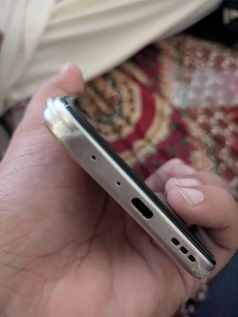 OPPO A6 1