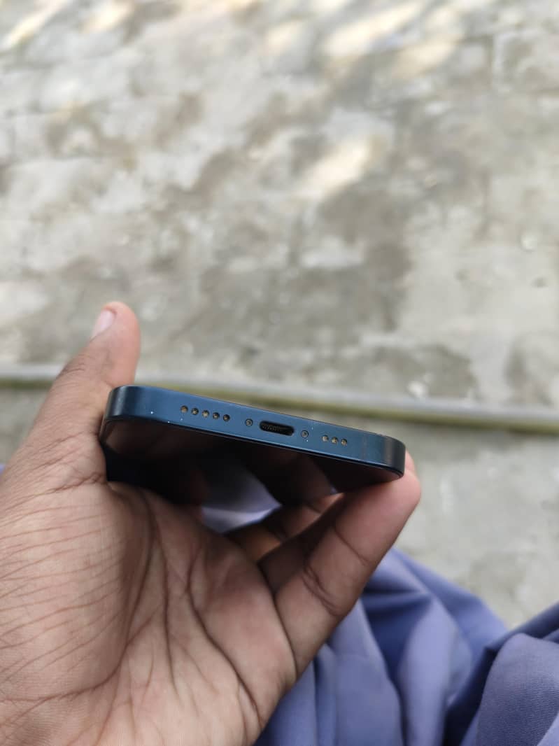 Apple iPhone 13 3