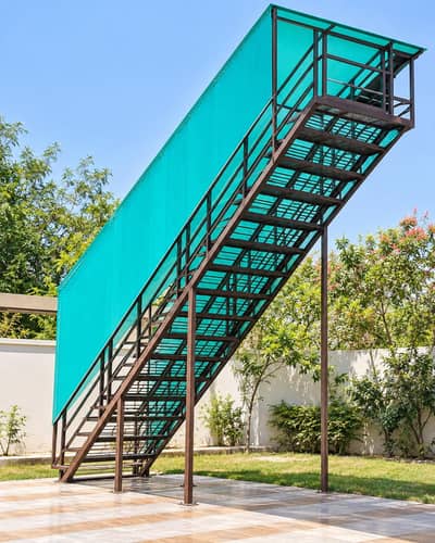 Heavy Duty Brown Steel Staircase with Canopy