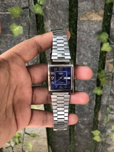 Casio tank shape quartz movment
