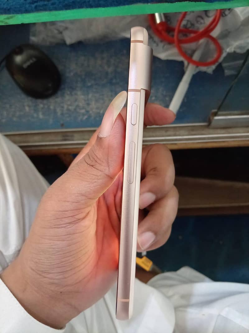 Google Pixel 8 2