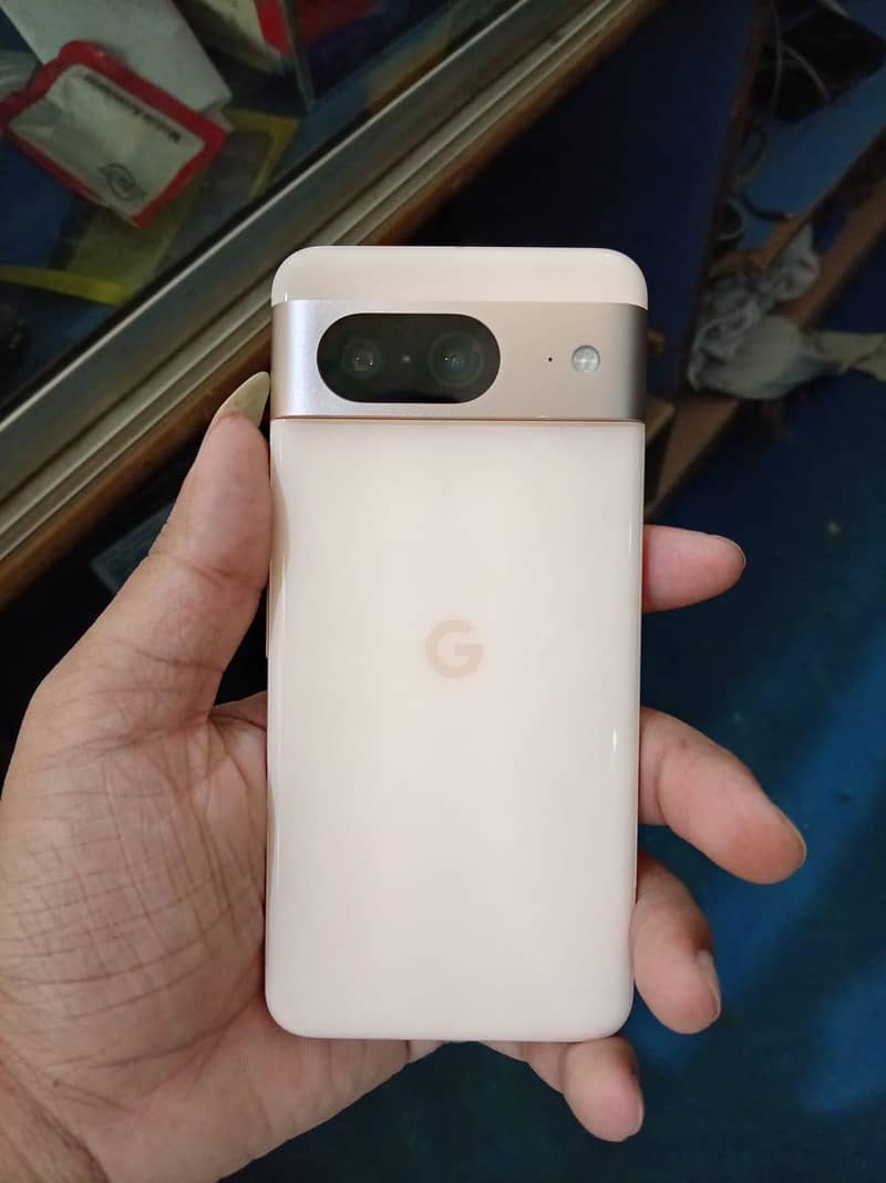 Google Pixel 8 4