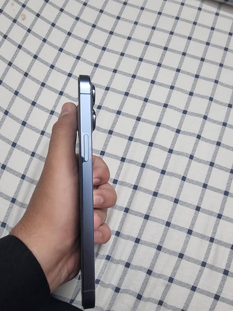 Apple iPhone 13 Pro Max 2