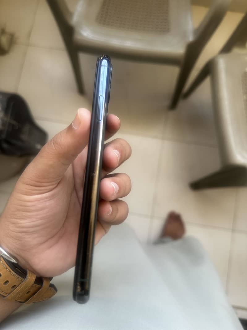 iPhone 11 pro max pta approved 1