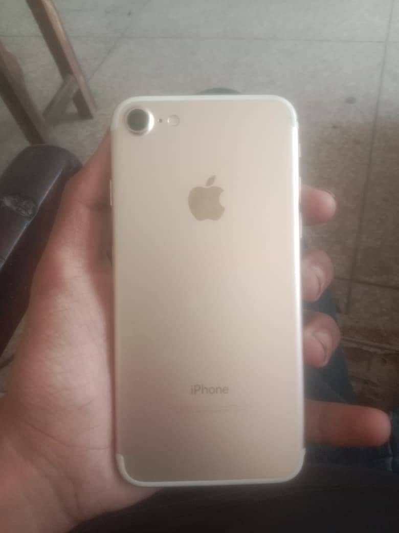 Apple iPhone 7 1