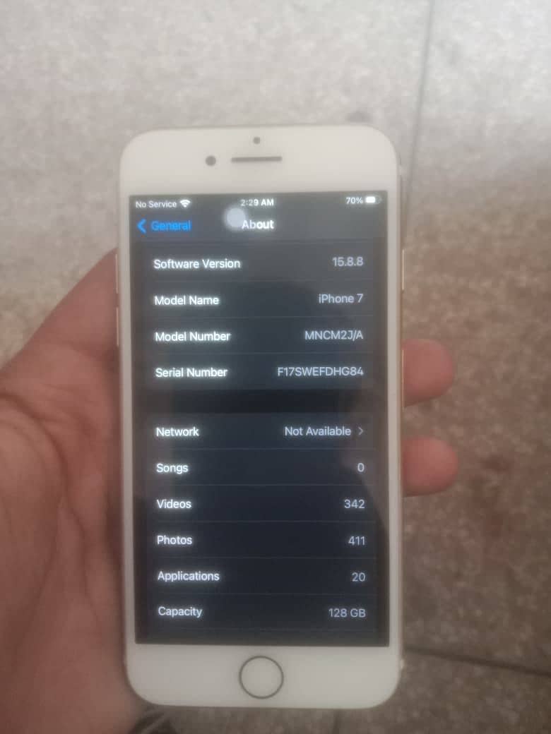 Apple iPhone 7 2