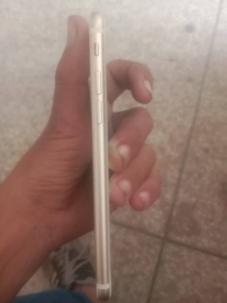 Apple iPhone 7 6
