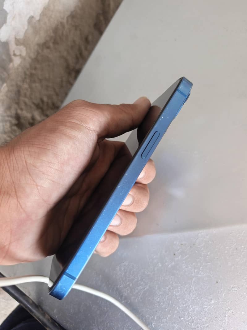 Apple iPhone 13 3