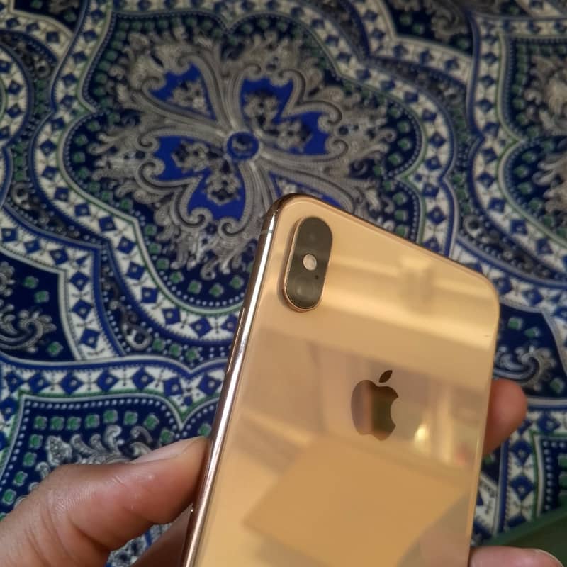 Apple iPhone XS Max 0