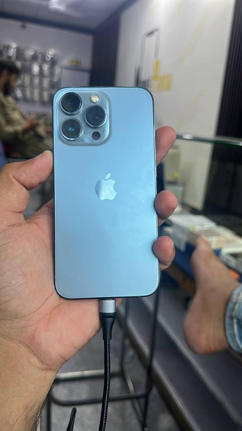 Apple iPhone 13 Pro 0