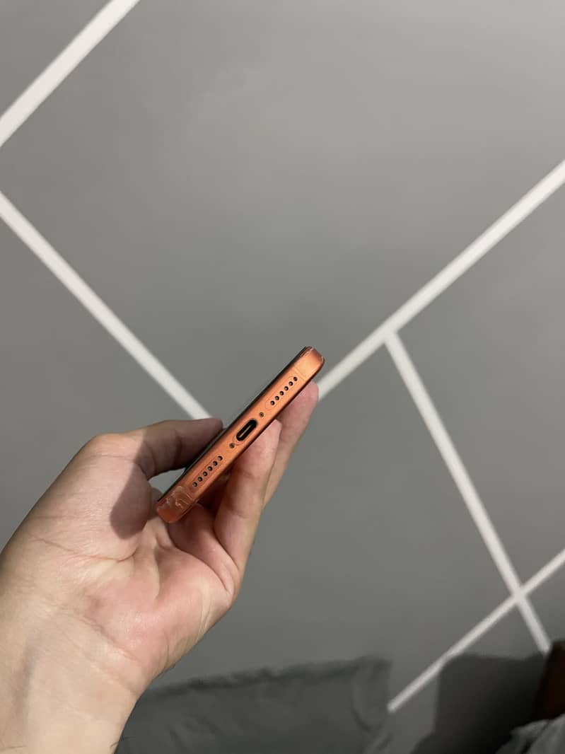 Apple iPhone 17 Pro Max 4
