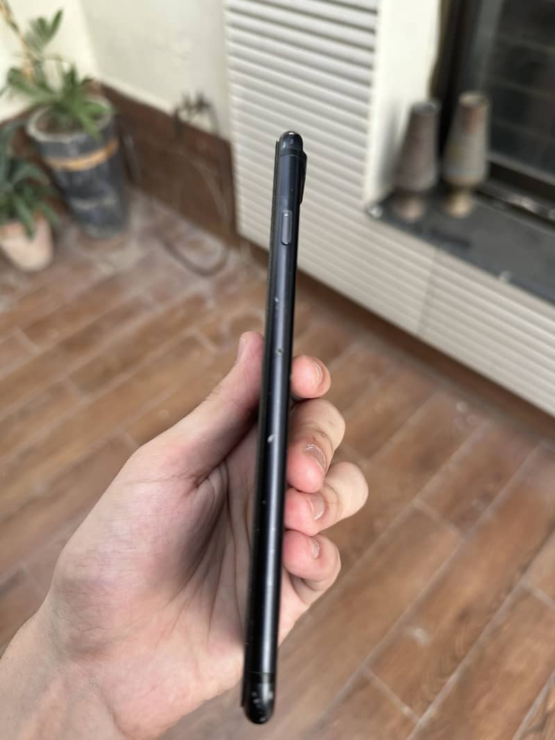 Apple iPhone 7 Plus 1