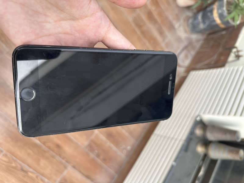 Apple iPhone 7 Plus 2
