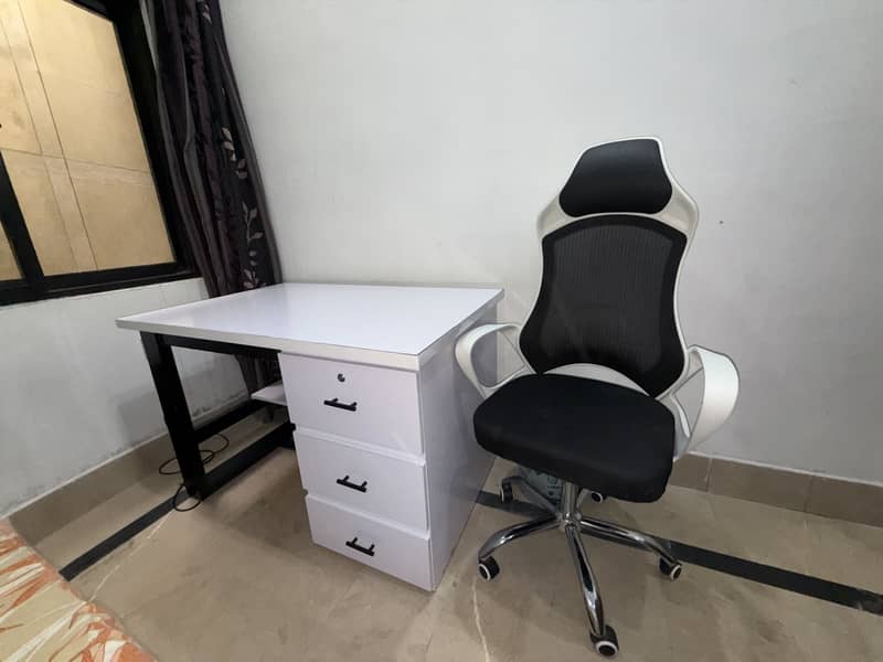 Office table / study table & chair - Almost New 0