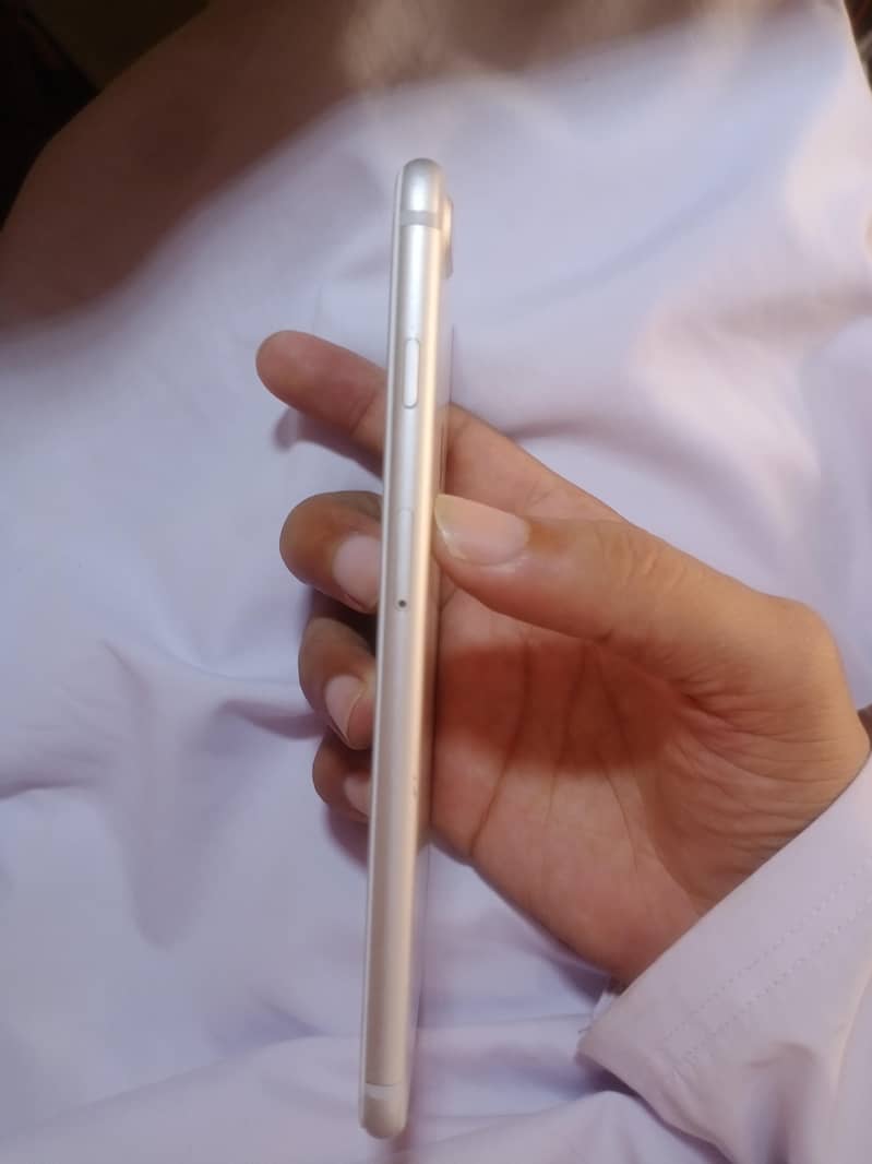 Apple iPhone 7 Plus 3